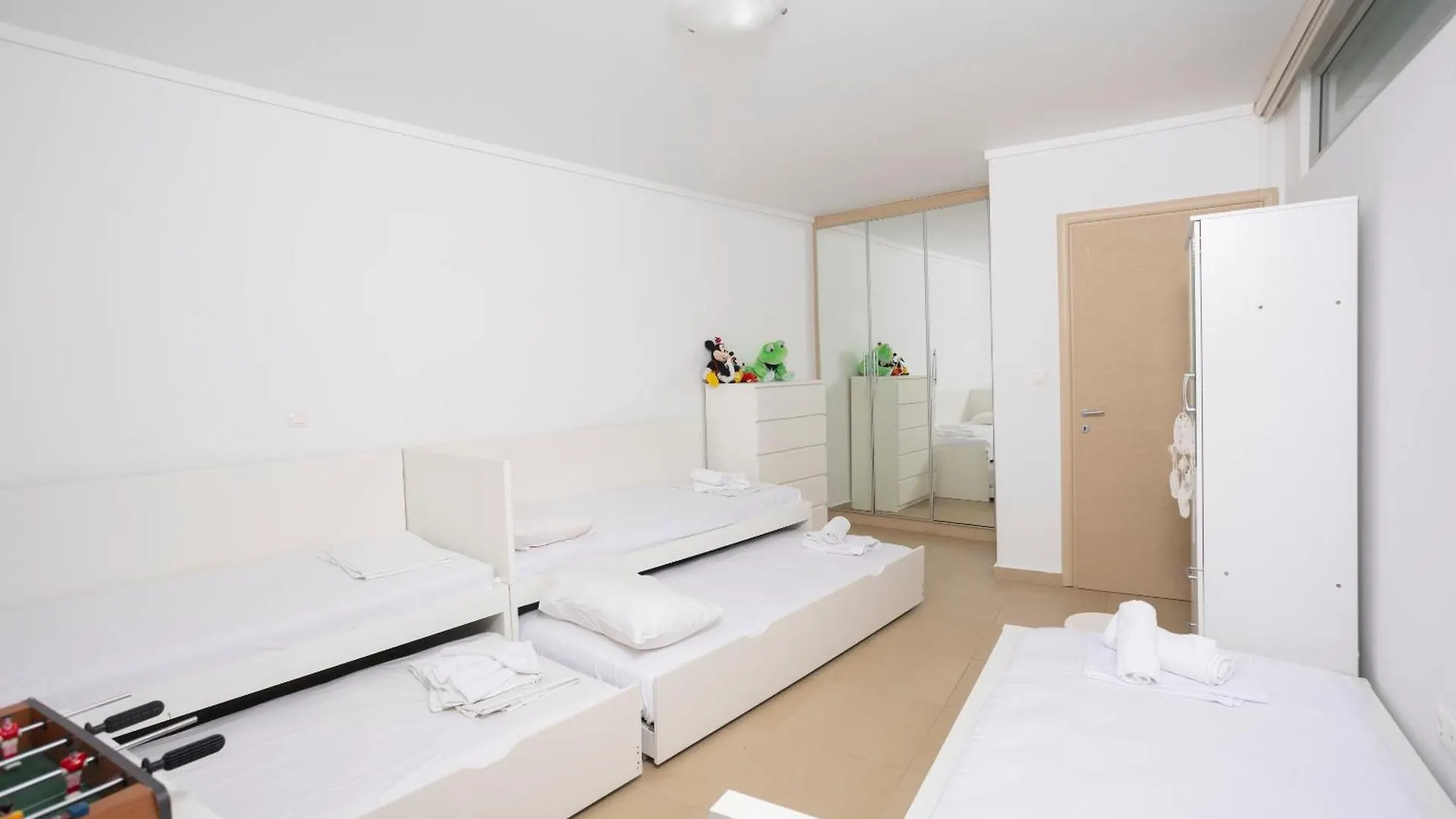 Villa Alpha - Beachfront, Steps From Mamalouka And Blue Carpet Pefkochori