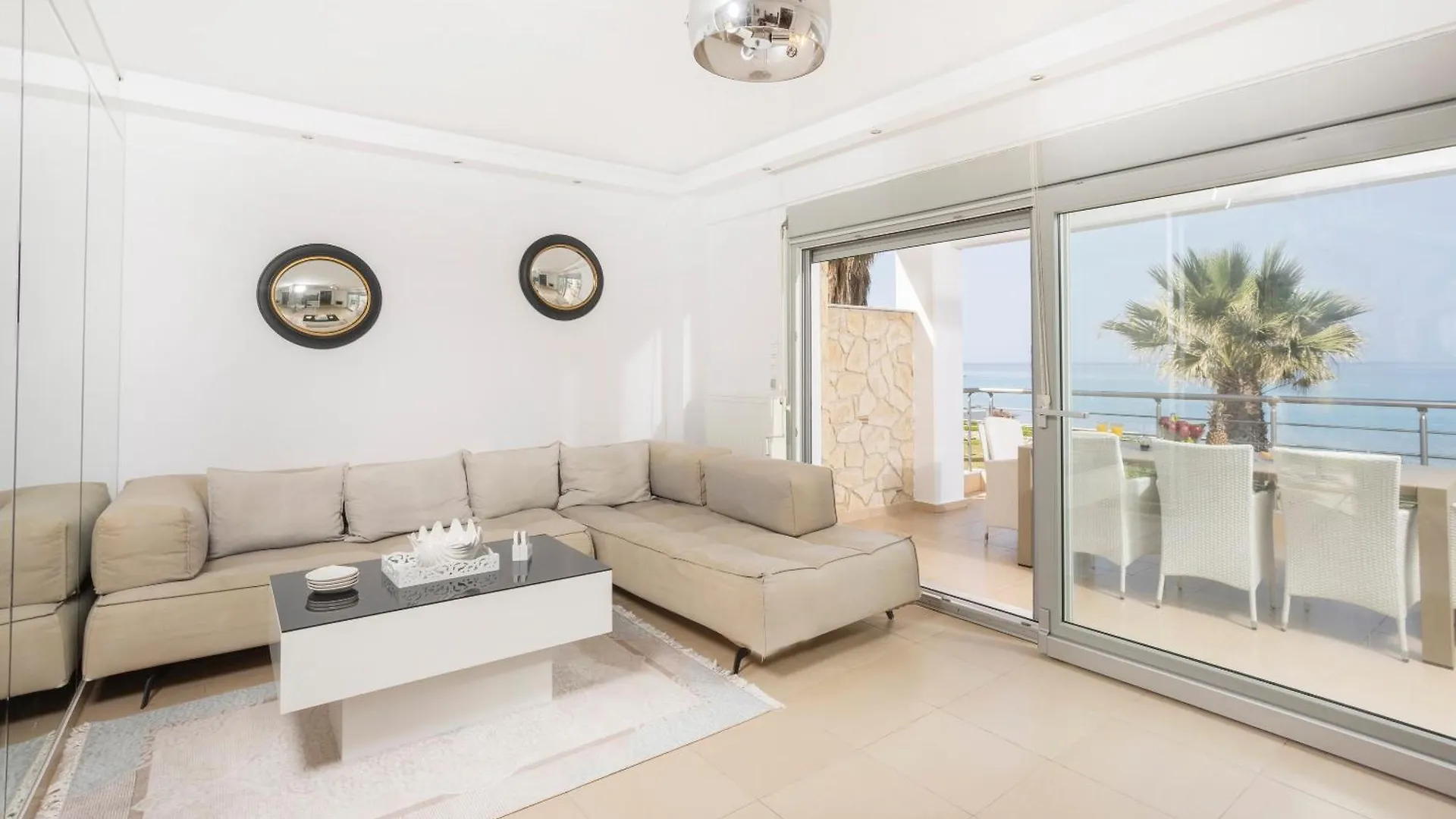 Villa Alpha - Beachfront, Steps From Mamalouka And Blue Carpet Pefkochori