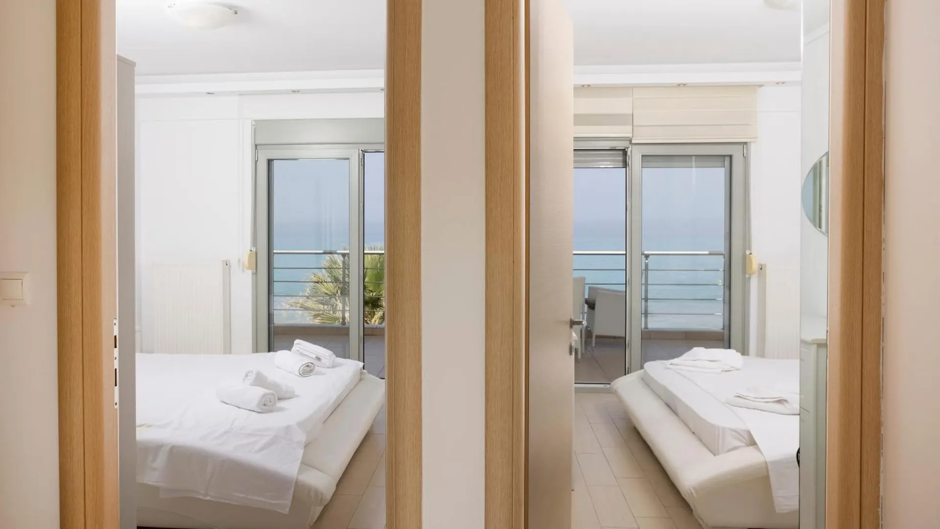 Villa Alpha - Beachfront, Steps From Mamalouka And Blue Carpet Pefkochori Greece