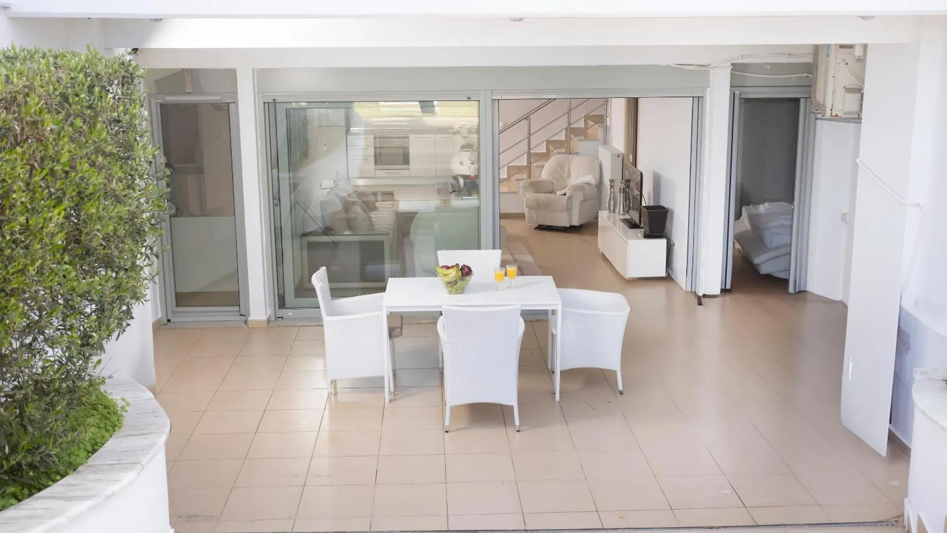 Villa Alpha - Beachfront, Steps From Mamalouka And Blue Carpet Pefkochori