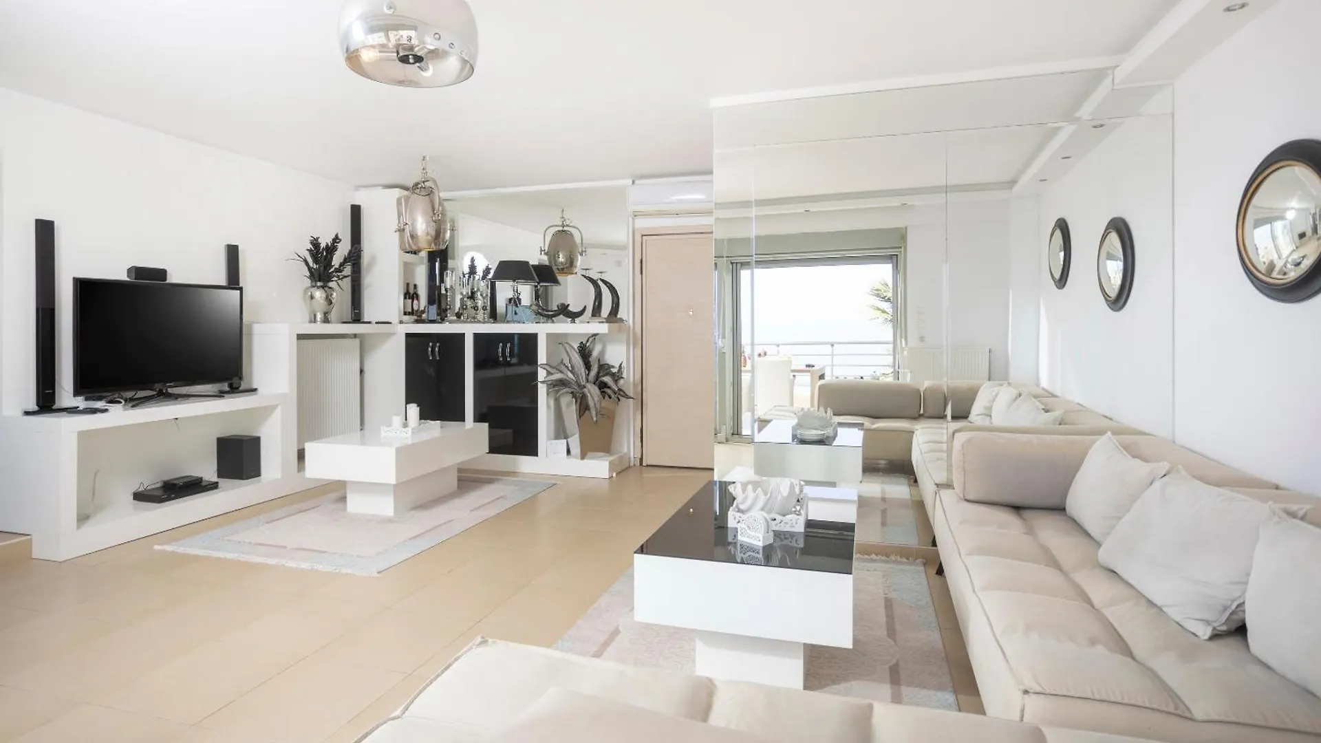 Villa Alpha - Beachfront, Steps From Mamalouka And Blue Carpet Pefkochori