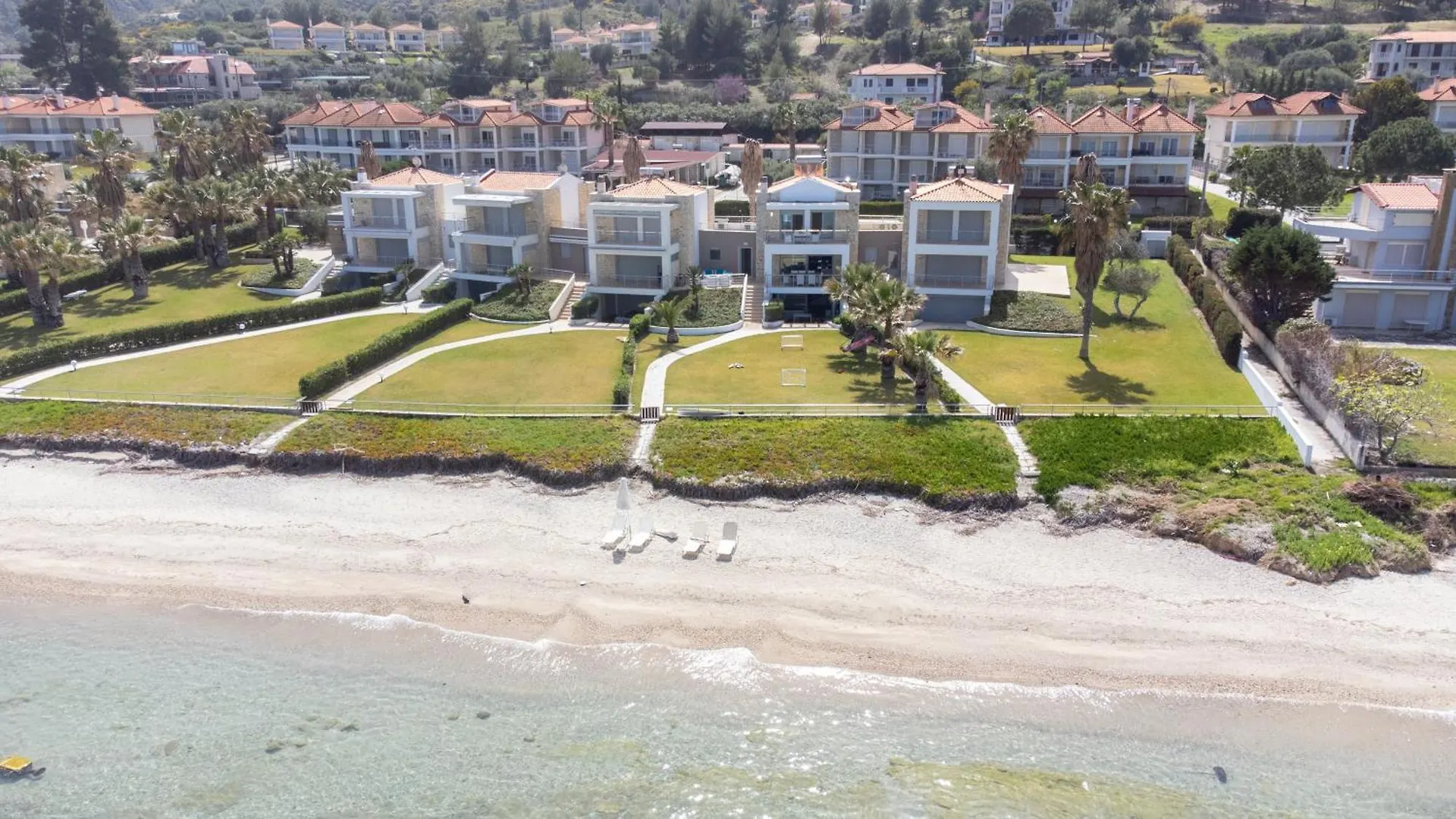 Villa Alpha - Beachfront, Steps From Mamalouka And Blue Carpet Pefkochori 0*,