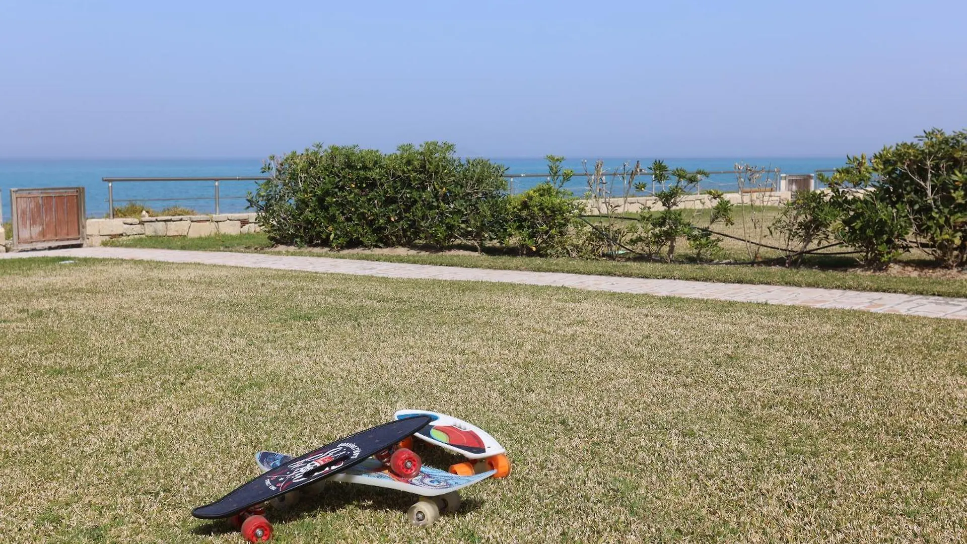 Villa Alpha - Beachfront, Steps From Mamalouka And Blue Carpet Pefkochori