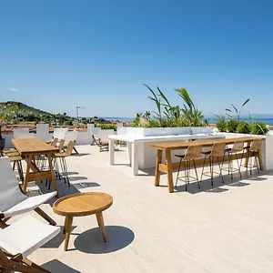  Hotel Palm Residences